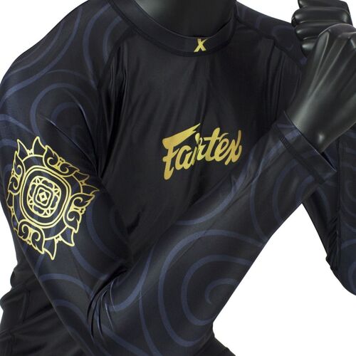 FAIRTEX 'Ninlapat' Black Rash Guard (RG6) - Small 